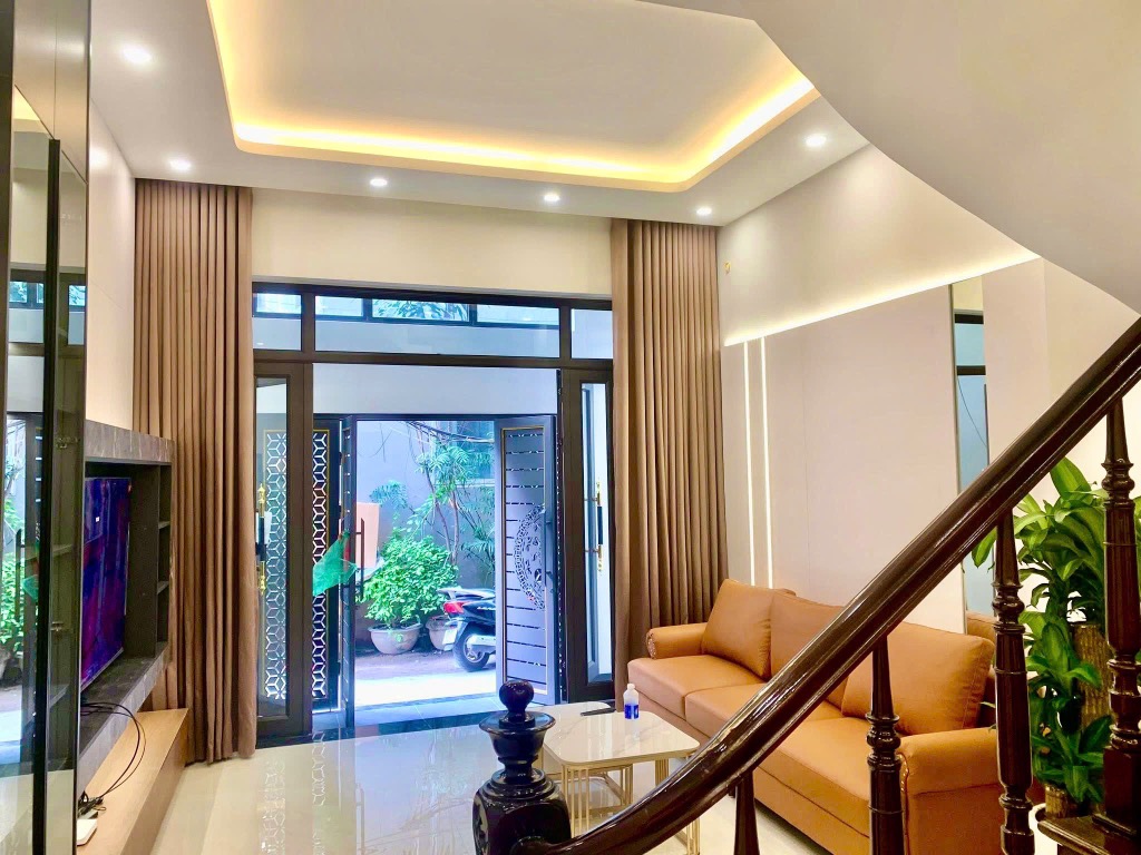 Bán nhà Phạm Văn Đồng, 48m chỉ có hơn 9 tỷ